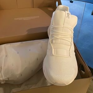 ON Cloud cloud nova, all white, brand new in box, never even tried on.